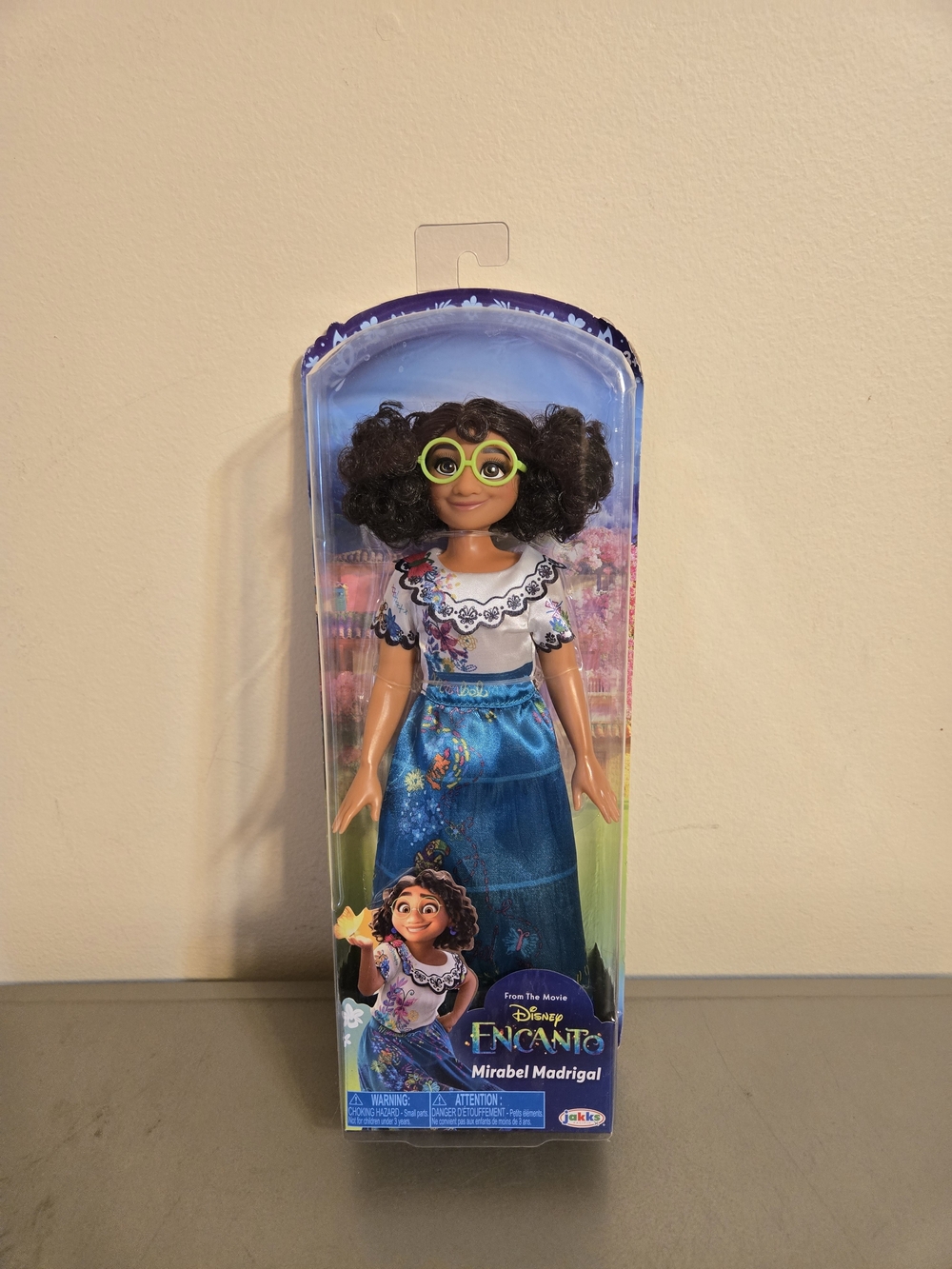 Disney Encanto Mirabel Madrigal 11-inch Fashion Doll